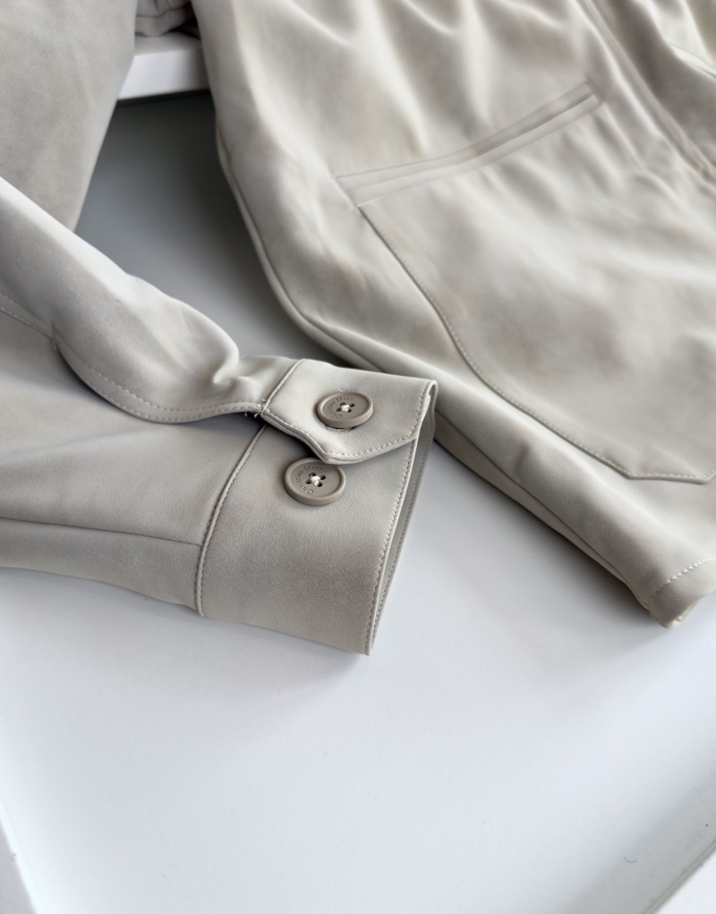 chr1st1an D10r outwear